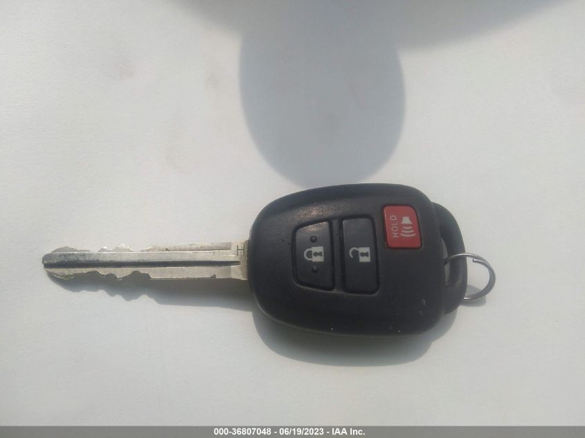2015 TOYOTA RAV4 XLE - JTMWFREV2FD074037