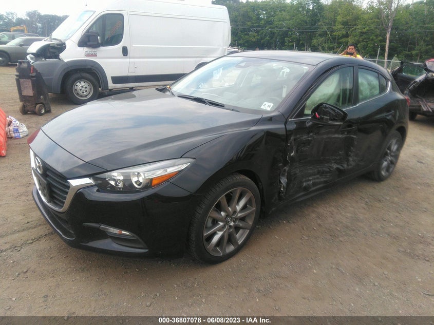 VIN 3MZBN1L30JM252834 2018 MAZDA MAZDA3 5-DOOR TOURING