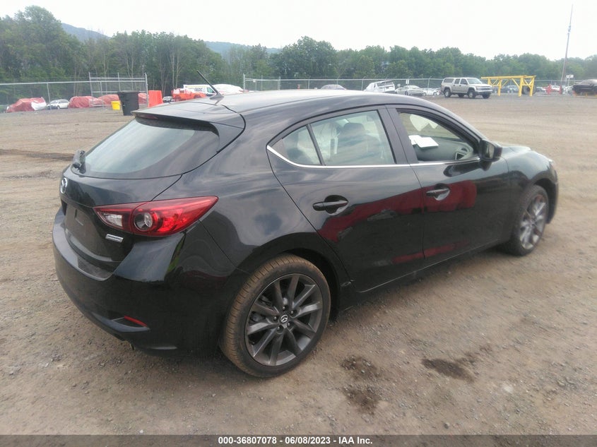 VIN 3MZBN1L30JM252834 2018 MAZDA MAZDA3 5-DOOR TOURING