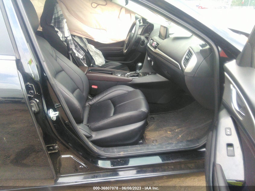 VIN 3MZBN1L30JM252834 2018 MAZDA MAZDA3 5-DOOR TOURING
