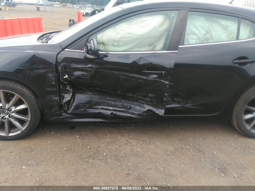 VIN 3MZBN1L30JM252834 2018 MAZDA MAZDA3 5-DOOR TOURING