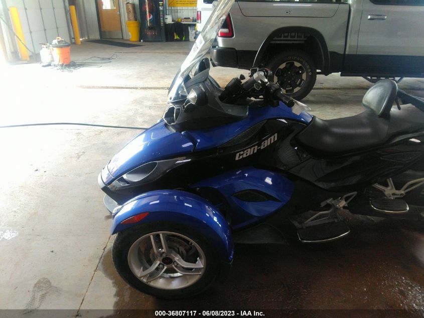 2010 CAN-AM SPYDER ROADSTER RS - 2BXJAKA12AV000424