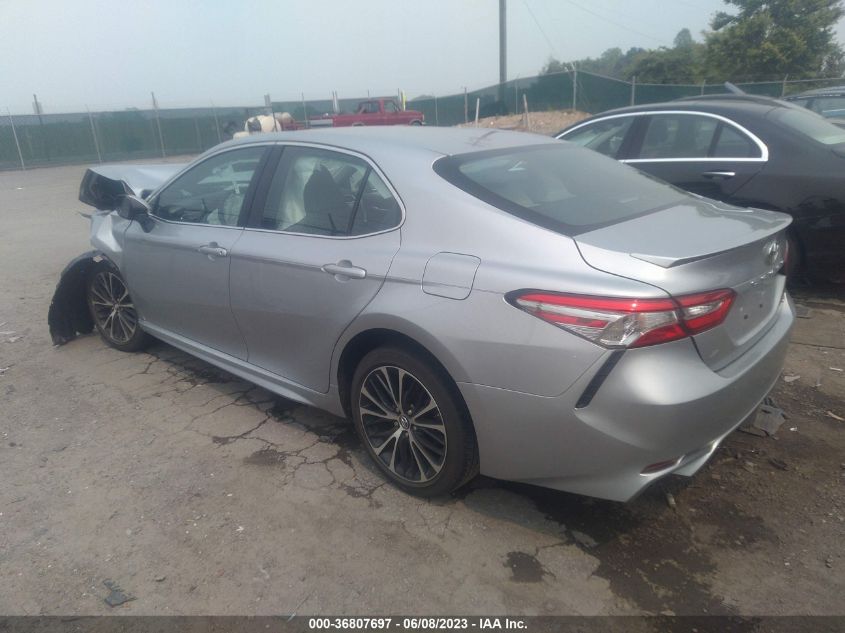 VIN 4T1B11HKXJU620359 2018 TOYOTA CAMRY no.3