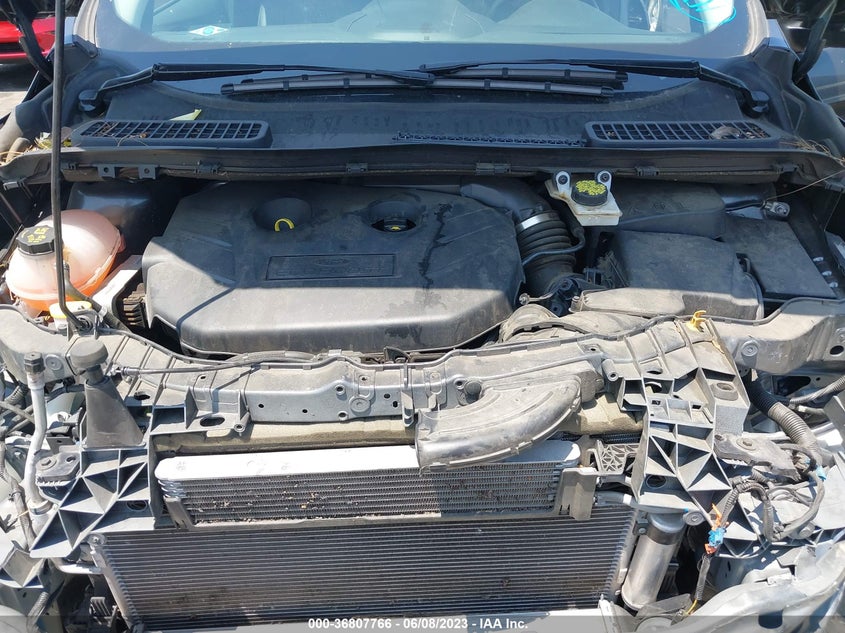 VIN 1FMCU9J90KUB01727 2019 FORD ESCAPE TITANIUM
