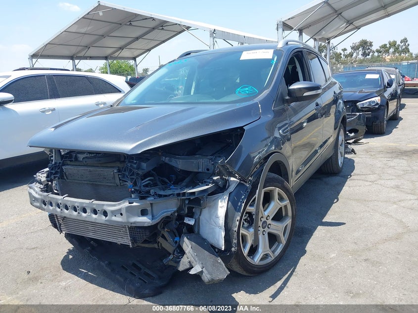 VIN 1FMCU9J90KUB01727 2019 FORD ESCAPE TITANIUM