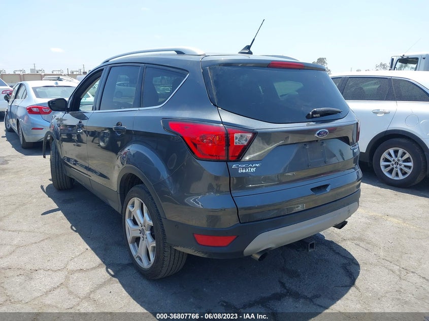 VIN 1FMCU9J90KUB01727 2019 FORD ESCAPE TITANIUM