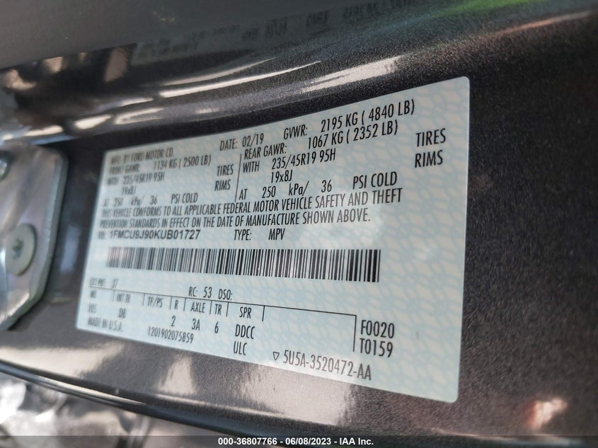 VIN 1FMCU9J90KUB01727 2019 FORD ESCAPE TITANIUM
