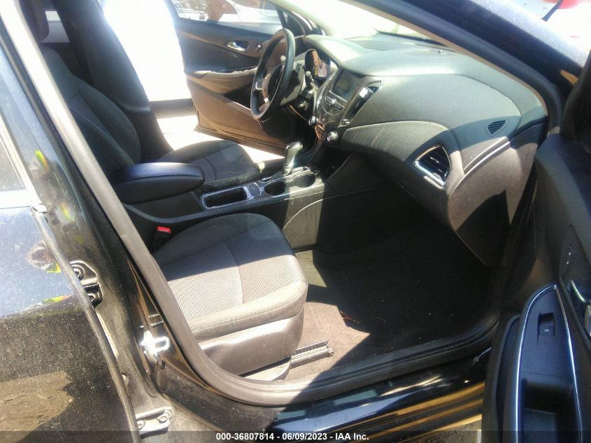 2018 CHEVROLET CRUZE LT - 1G1BE5SM7J7126896
