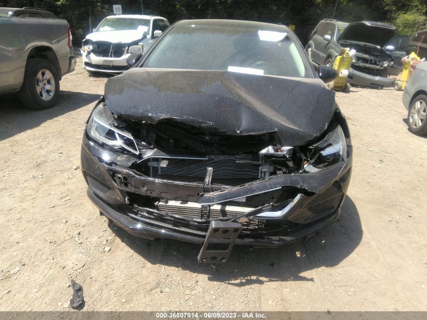 2018 CHEVROLET CRUZE LT - 1G1BE5SM7J7126896