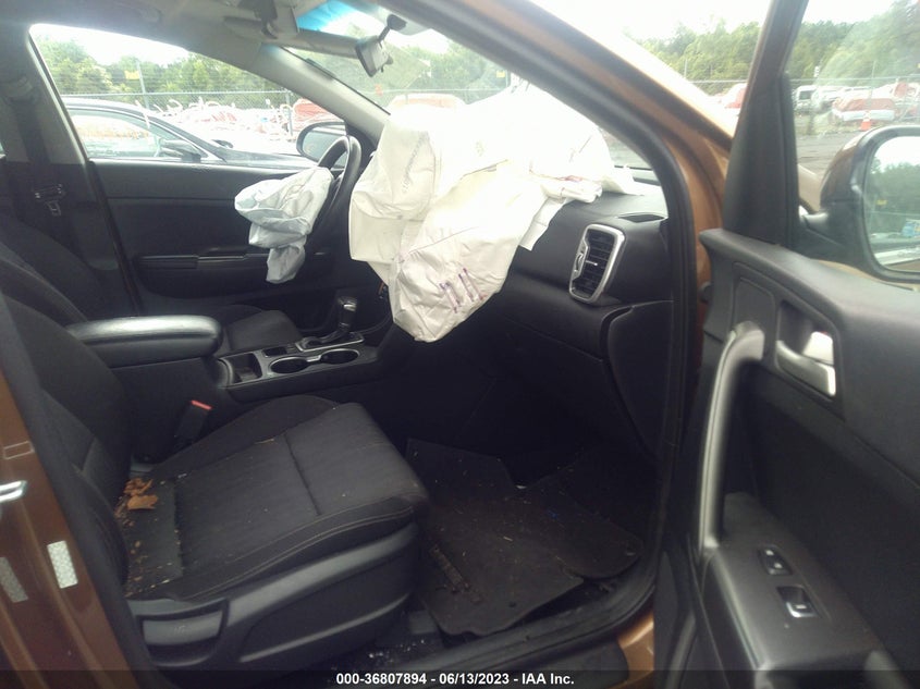 VIN KNDPMCACXH7086093 2017 KIA SPORTAGE LX