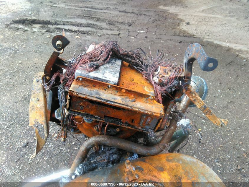 2009 HARLEY-DAVIDSON FLHTCU 1HD1FC4139Y672350