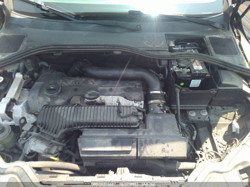 2015 VOLVO V60 CROSS COUNTRY T5 YV4612HKXF1002069