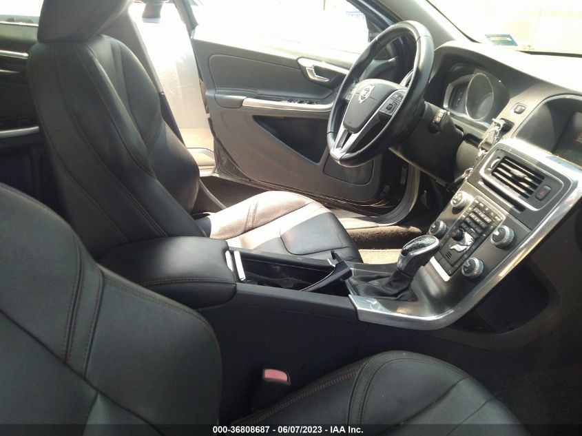 2015 VOLVO V60 CROSS COUNTRY T5 YV4612HKXF1002069