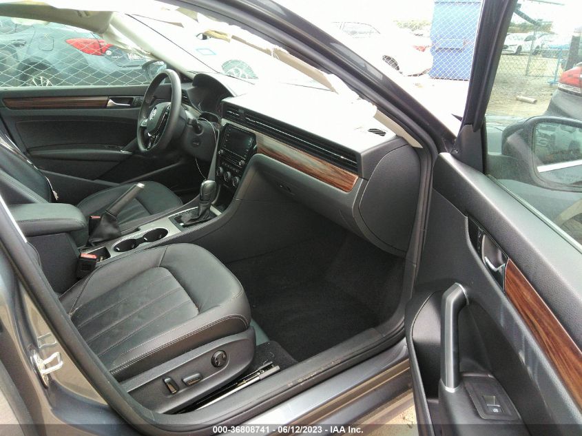 2022 VOLKSWAGEN PASSAT 2.0T LIMITED EDITION - 1VWBA7A37NC010020