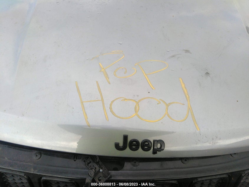 VIN 3C4NJCBB5JT460715 2018 JEEP COMPASS ALTITUDE