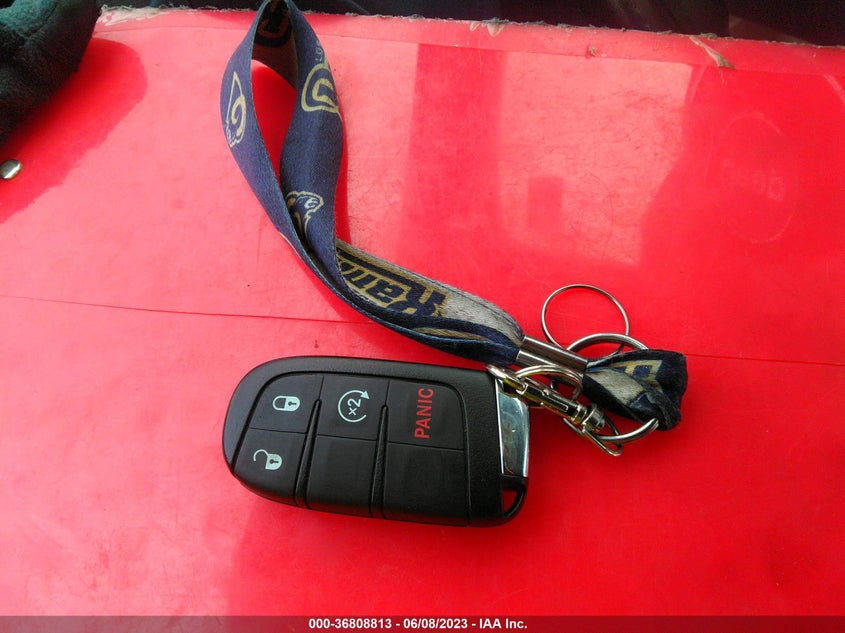VIN 3C4NJCBB5JT460715 2018 JEEP COMPASS ALTITUDE