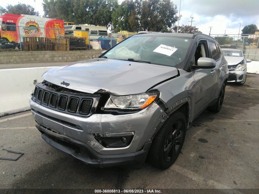 VIN 3C4NJCBB5JT460715 2018 JEEP COMPASS ALTITUDE