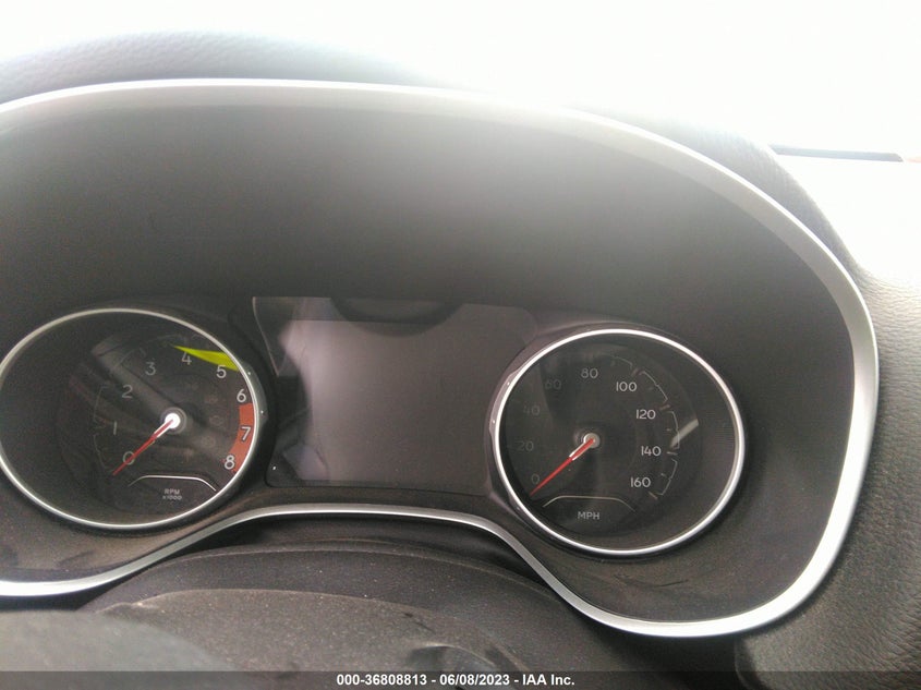 VIN 3C4NJCBB5JT460715 2018 JEEP COMPASS ALTITUDE
