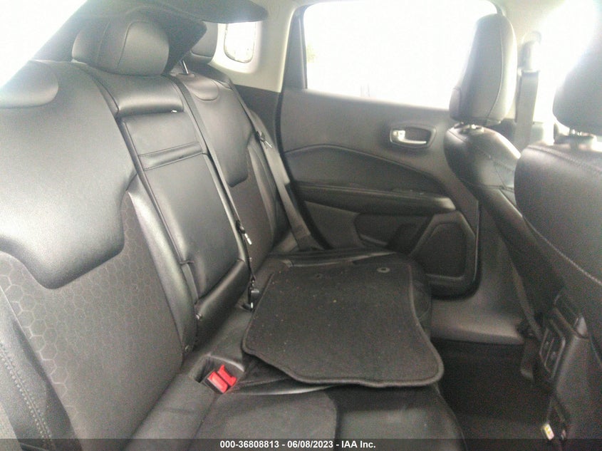 VIN 3C4NJCBB5JT460715 2018 JEEP COMPASS ALTITUDE