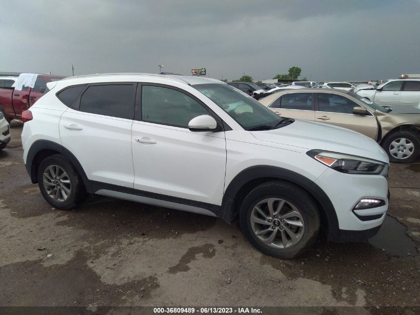 2017 HYUNDAI TUCSON SE PLUS - KM8J33A41HU420378