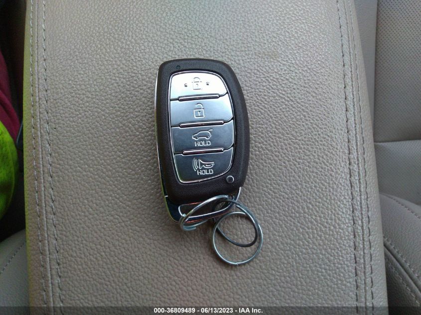 2017 HYUNDAI TUCSON SE PLUS - KM8J33A41HU420378