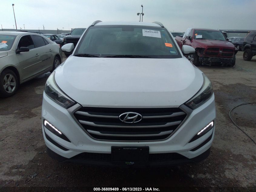 2017 HYUNDAI TUCSON SE PLUS - KM8J33A41HU420378