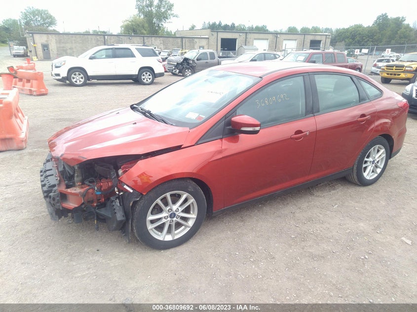 VIN 1FADP3FE4JL310952 2018 FORD FOCUS SE