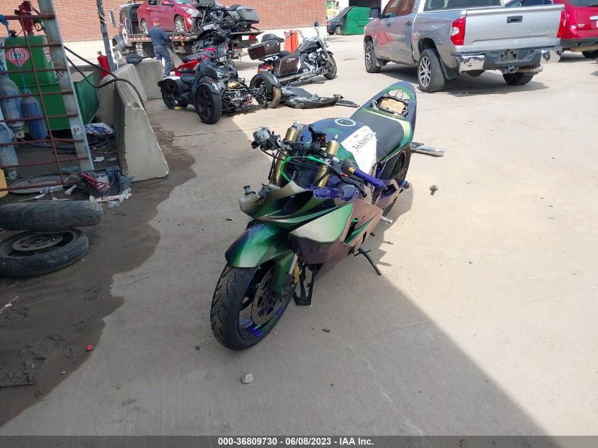 2004 SUZUKI GSX-R600 K - JS1GN7CAX42106635