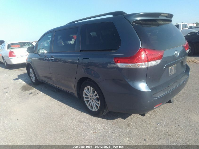 5TDYK3DC7ES459081 2014 TOYOTA SIENNA, photo no. 3