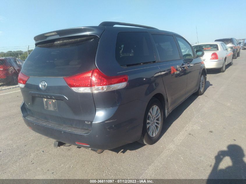 5TDYK3DC7ES459081 2014 TOYOTA SIENNA, photo no. 4