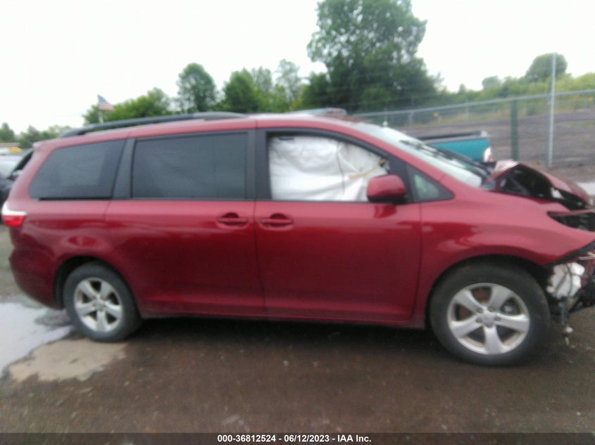 VIN 5TDKZ3DCXHS895557 2017 TOYOTA SIENNA LE