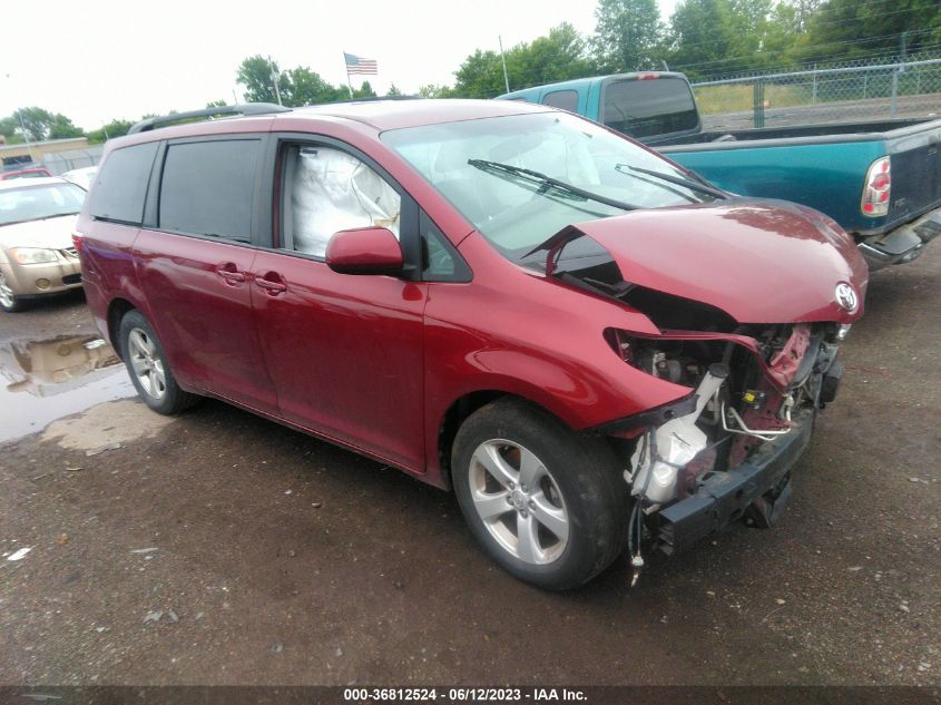 2017 TOYOTA SIENNA LE - 5TDKZ3DCXHS895557