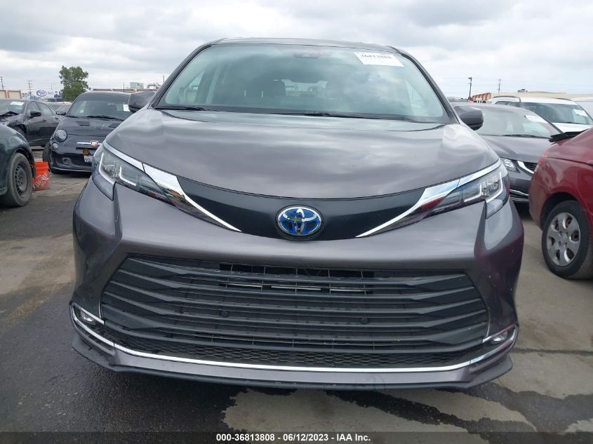 2022 TOYOTA SIENNA XLE - 5TDJRKEC0NS110558