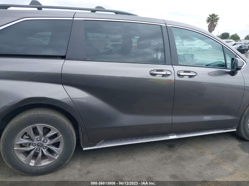 2022 TOYOTA SIENNA XLE - 5TDJRKEC0NS110558