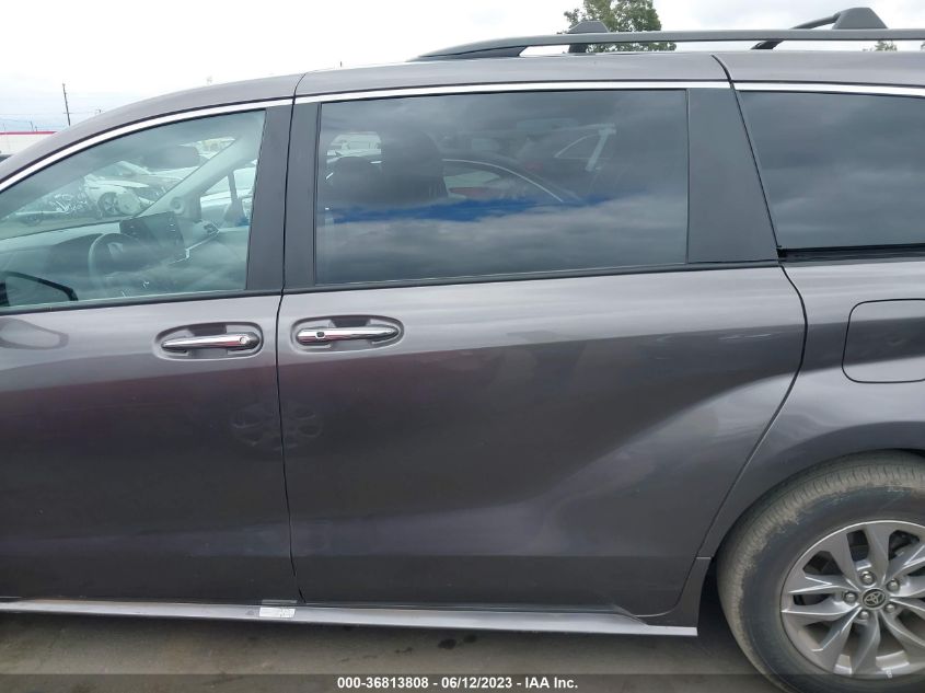 2022 TOYOTA SIENNA XLE - 5TDJRKEC0NS110558
