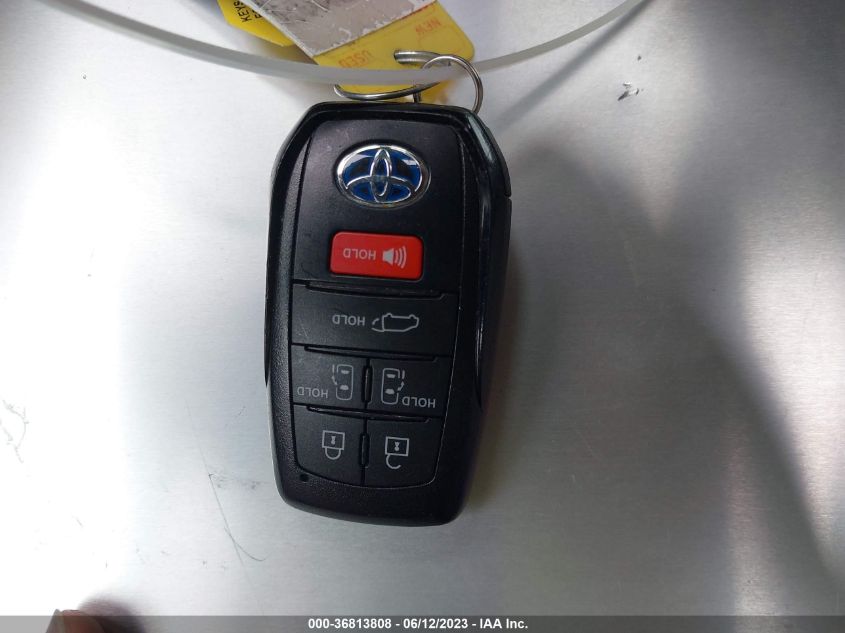 2022 TOYOTA SIENNA XLE - 5TDJRKEC0NS110558
