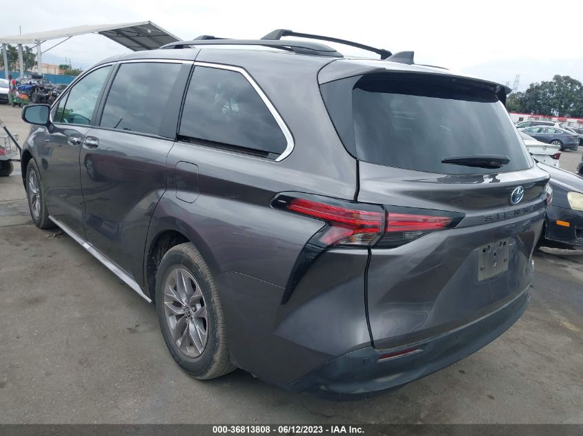 2022 TOYOTA SIENNA XLE - 5TDJRKEC0NS110558