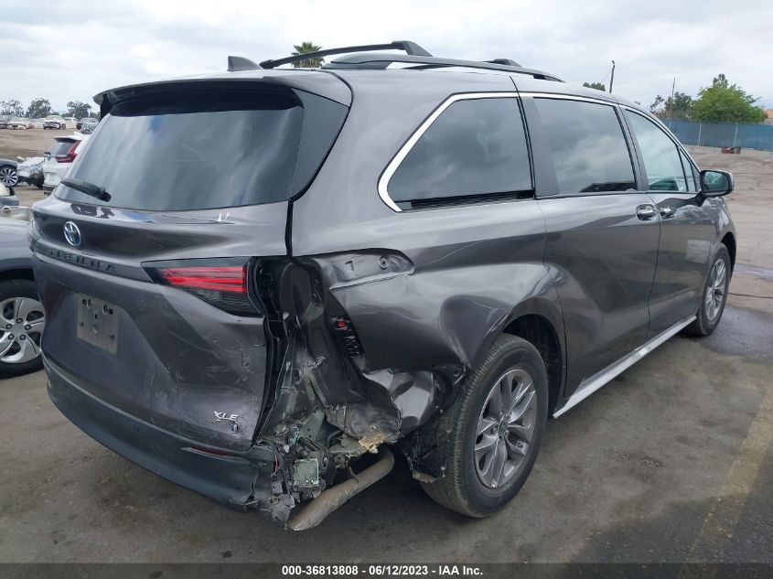 2022 TOYOTA SIENNA XLE - 5TDJRKEC0NS110558