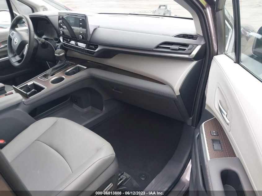 2022 TOYOTA SIENNA XLE - 5TDJRKEC0NS110558