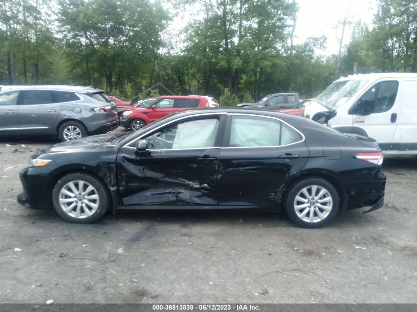 2018 TOYOTA CAMRY LE - 4T1B11HK5JU671042