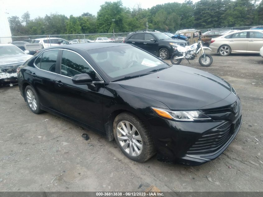 2018 TOYOTA CAMRY LE - 4T1B11HK5JU671042