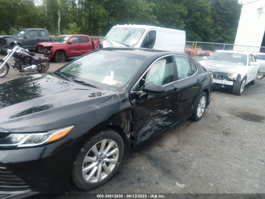 2018 TOYOTA CAMRY LE - 4T1B11HK5JU671042