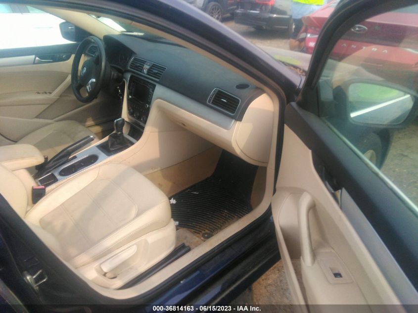 2013 VOLKSWAGEN PASSAT TDI SE W/SUNROOF - 1VWBN7A30DC029009