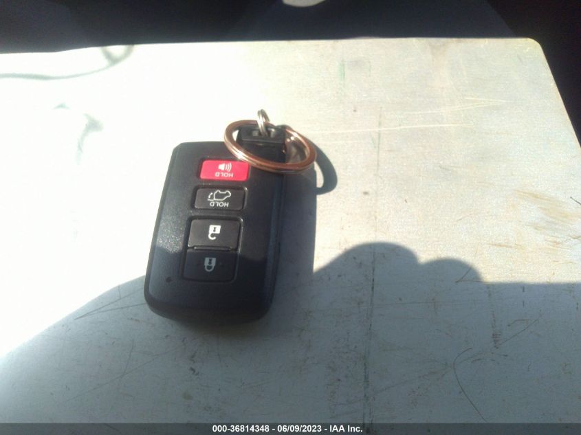 2017 TOYOTA RAV4 XLE - 2T3RFREV2HW670977