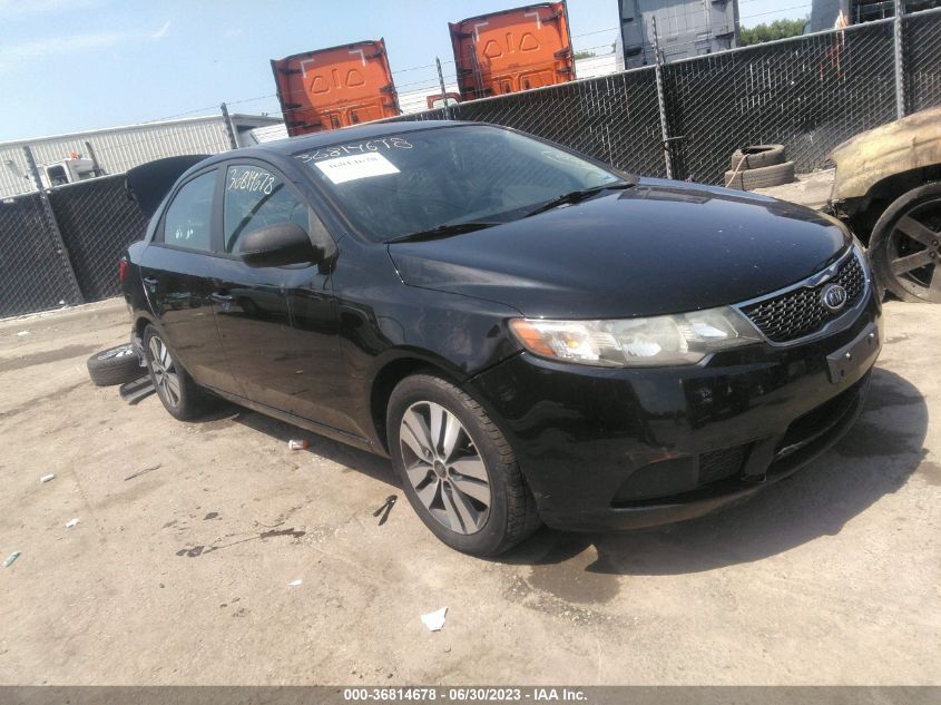 VIN KNAFU4A28D5718813 2013 KIA FORTE no.1