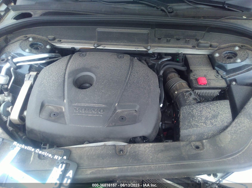 Image 10 of 2019 VOLVO XC60  salvage vehicle - Lot #36816157 at IAAI