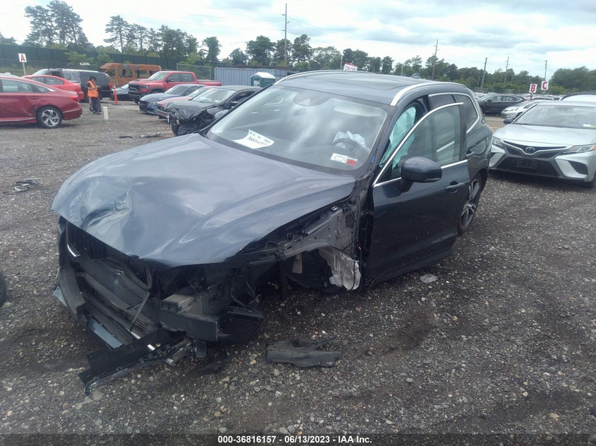 Image 2 of 2019 VOLVO XC60  salvage vehicle - Lot #36816157 at IAAI