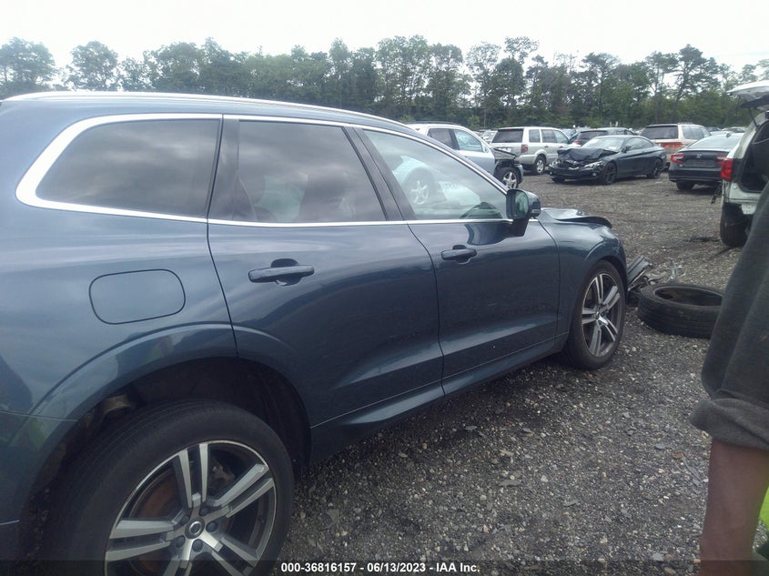 Image 4 of 2019 VOLVO XC60  salvage vehicle - Lot #36816157 at IAAI