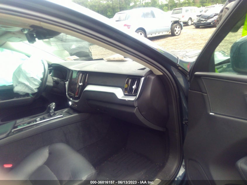 Image 5 of 2019 VOLVO XC60  salvage vehicle - Lot #36816157 at IAAI