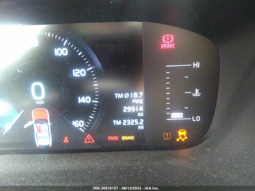 Image 7 of 2019 VOLVO XC60  salvage vehicle - Lot #36816157 at IAAI
